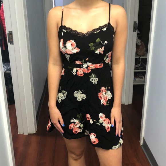 Urban outfitters Floral mini dress - Picture 1 of 7